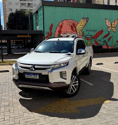 MITSUBISHI L200 TRITON 2.4 16V TURBO DIESEL SPORT HPE-S TERRA CD 4P 4X4 AUTOMÁTICO MITSUBISHI L200 TRITON 2.4 16V TURBO DIESEL SPORT HPE-S TERRA CD 4P 4X4 AUTOMÁTICO